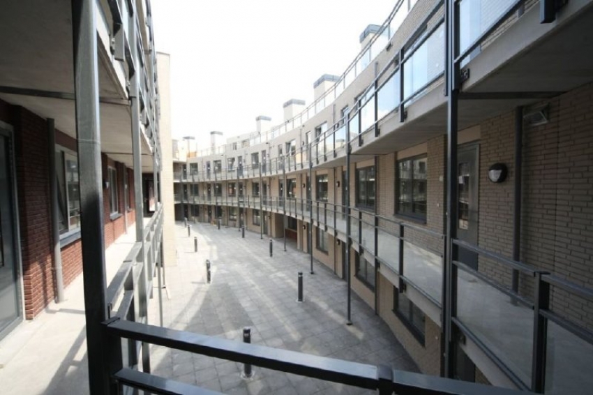 102a.JPG